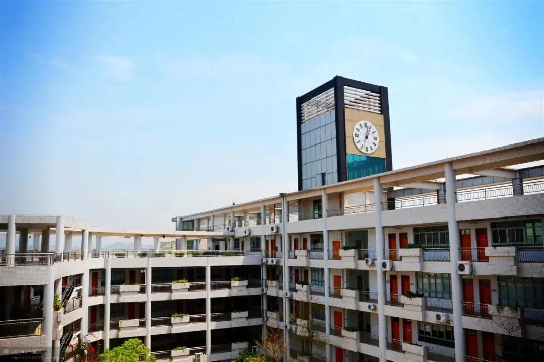 深圳富源英美学校