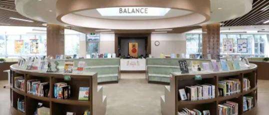 让学生爱上阅读，培养终身阅读学习的习惯