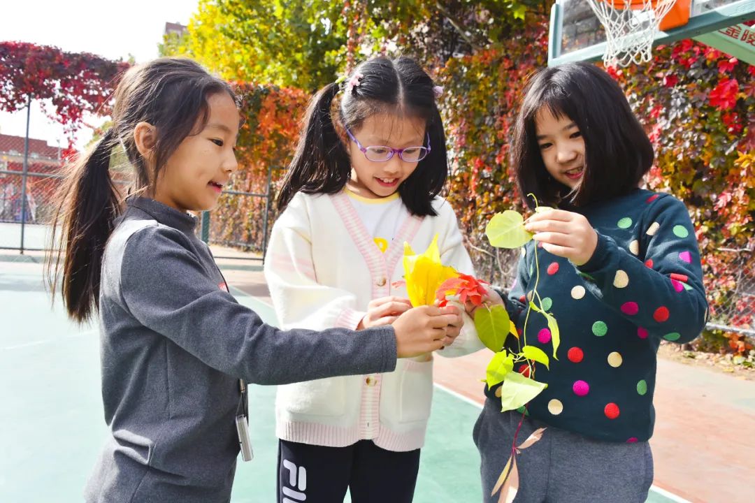 北京市中芯学校爱在感恩月，携手并进，一起前行