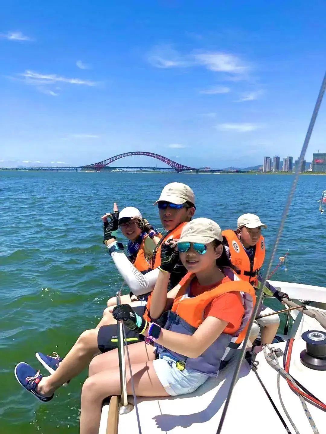 上海包玉刚实验学校