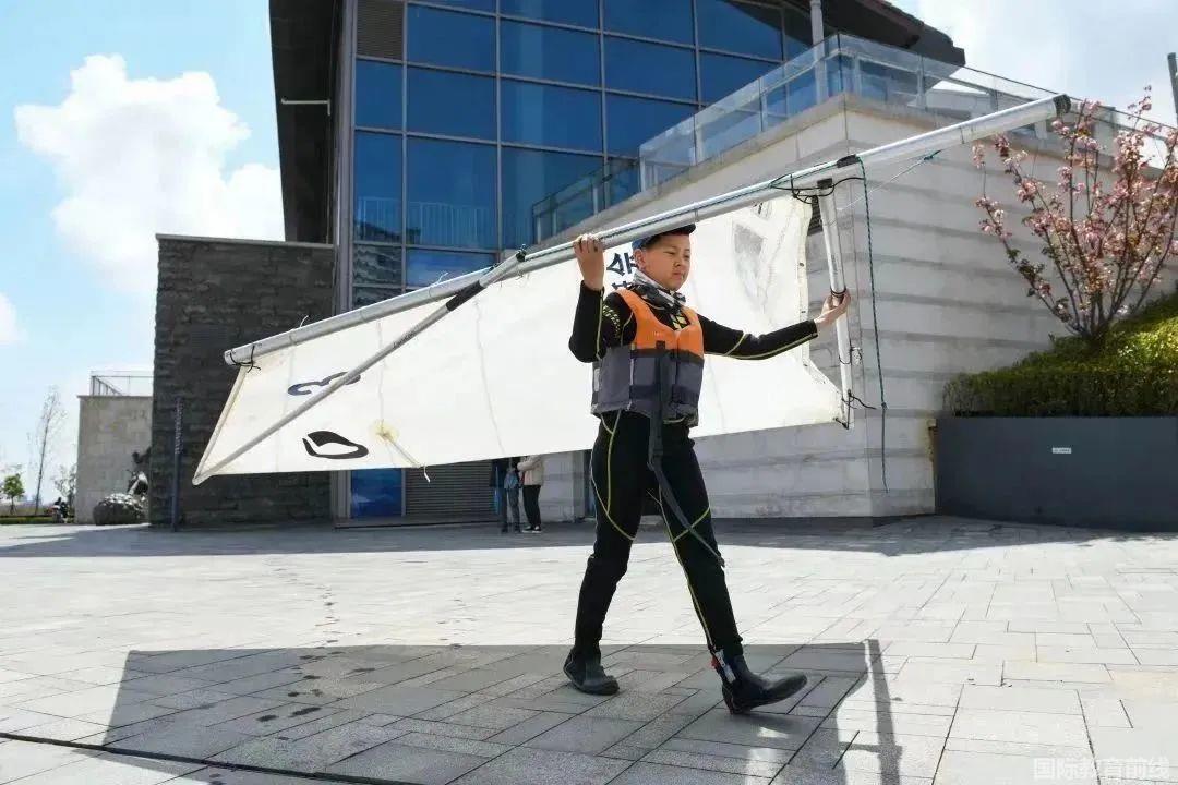 上海包玉刚实验学校
