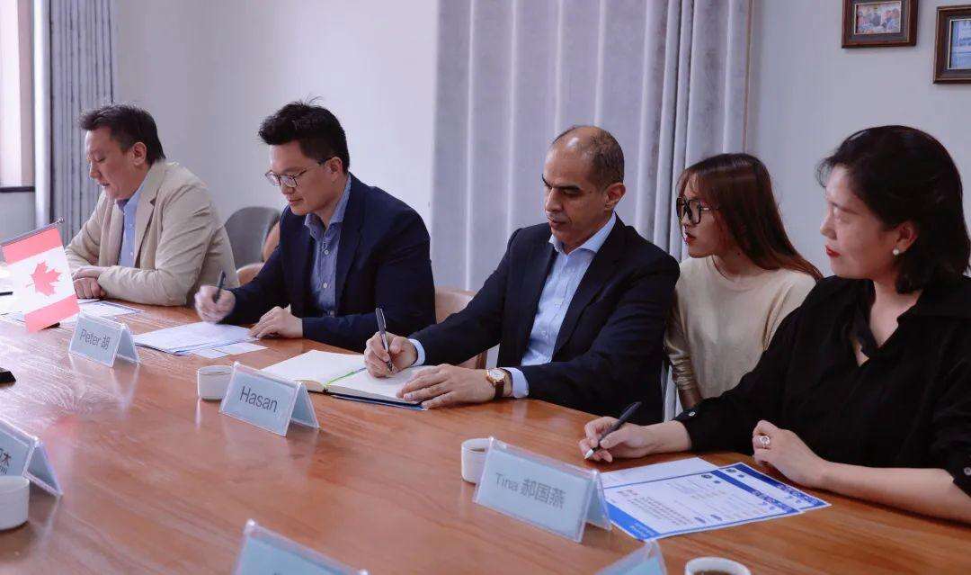精诚合作，共赢未来&mdash;&mdash;我校与加拿大伯灵顿皇家艺术学院合作签约仪式圆满成功！