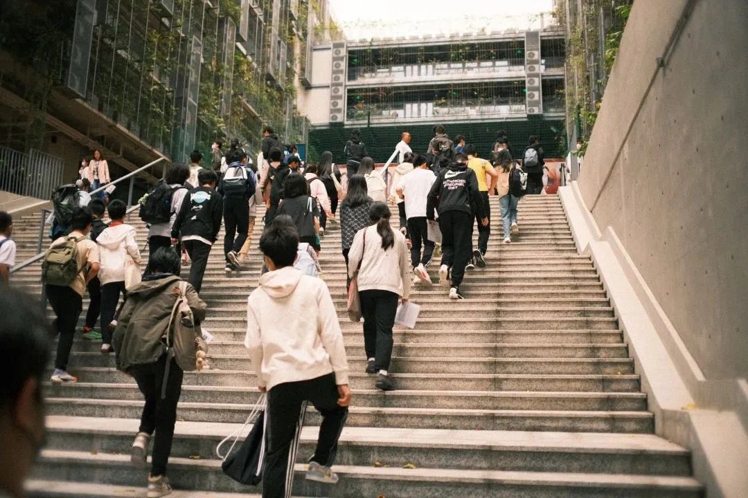 深圳国际交流学校：当招生考试志愿者的一天