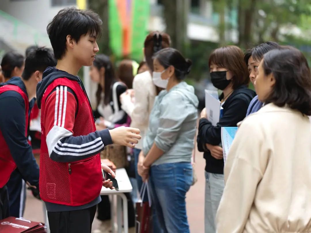 深圳国际交流学校：当招生考试志愿者的一天