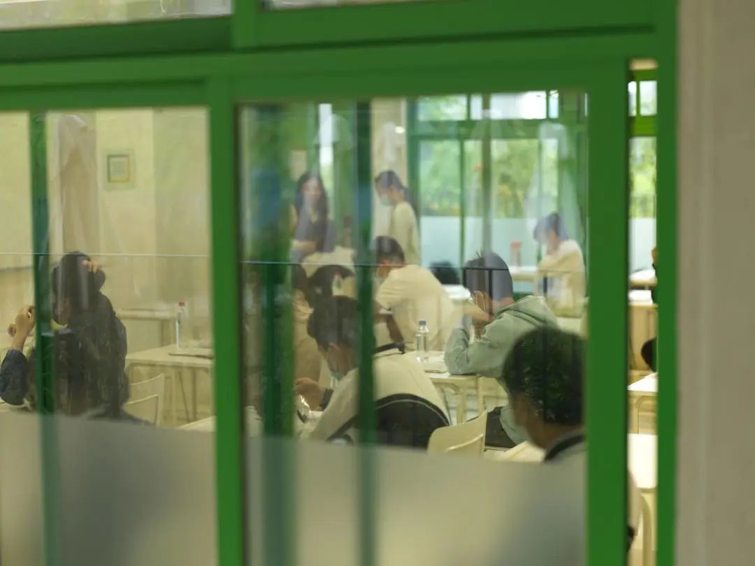 深圳国际交流学校：当招生考试志愿者的一天