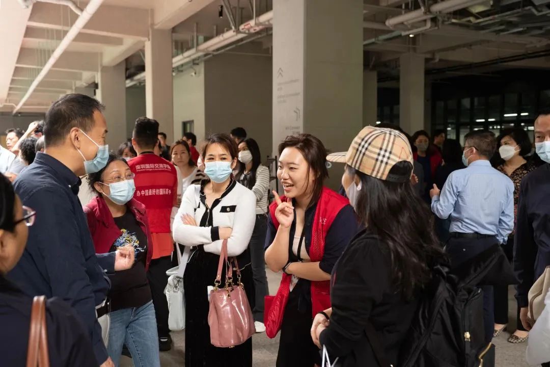 深圳国际交流学校：当招生考试志愿者的一天