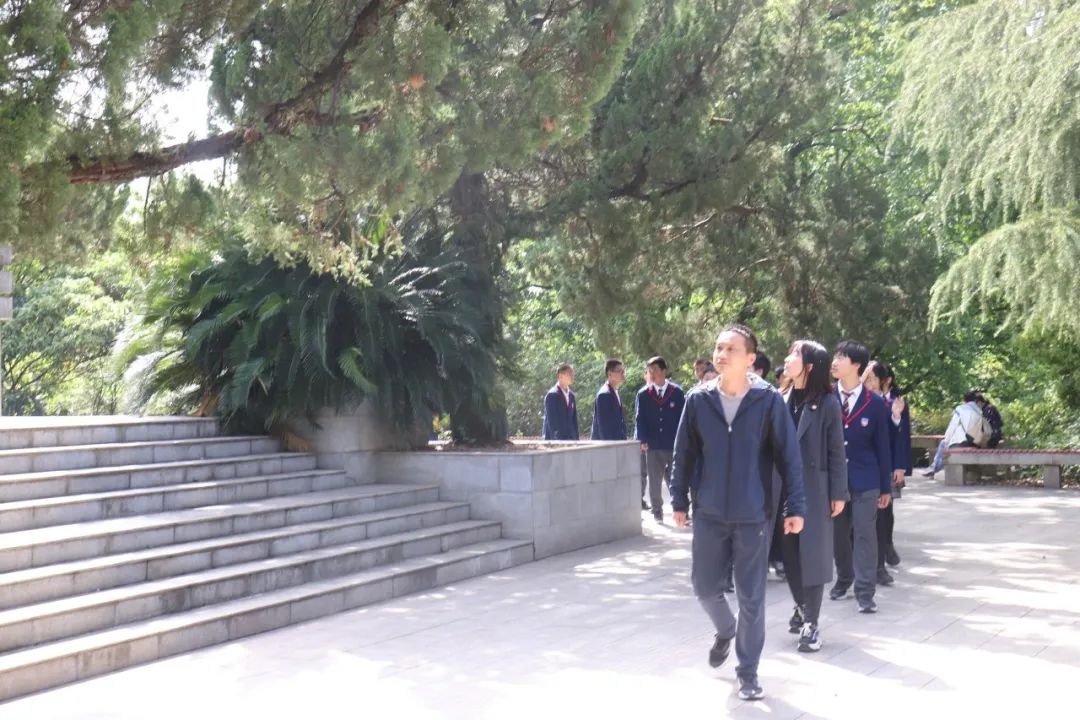 武汉澳新英才学校 | 清明追思，家国永念——祭扫施洋烈士陵园