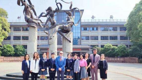 成都外国语学校中加高中