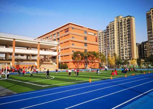 都江堰市嘉祥外国语学校