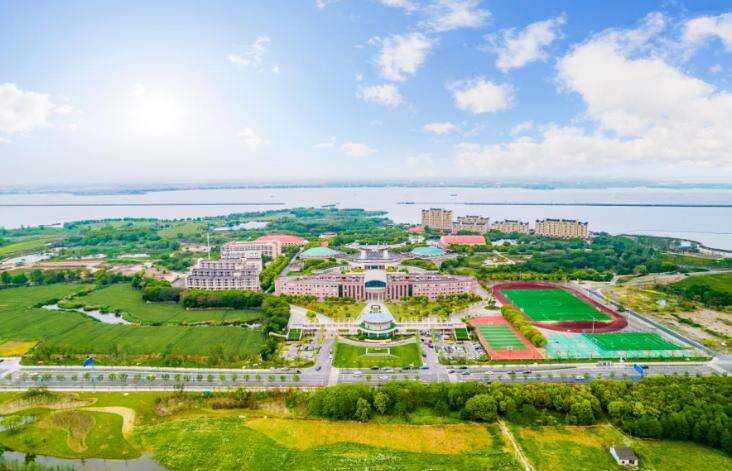 苏州中加枫华学校