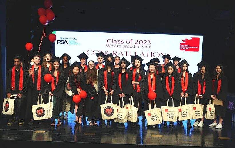 深圳蛇口国际学校:祝贺2023届学生毕业！