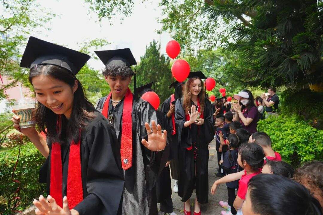 深圳蛇口国际学校:祝贺2023届学生毕业！