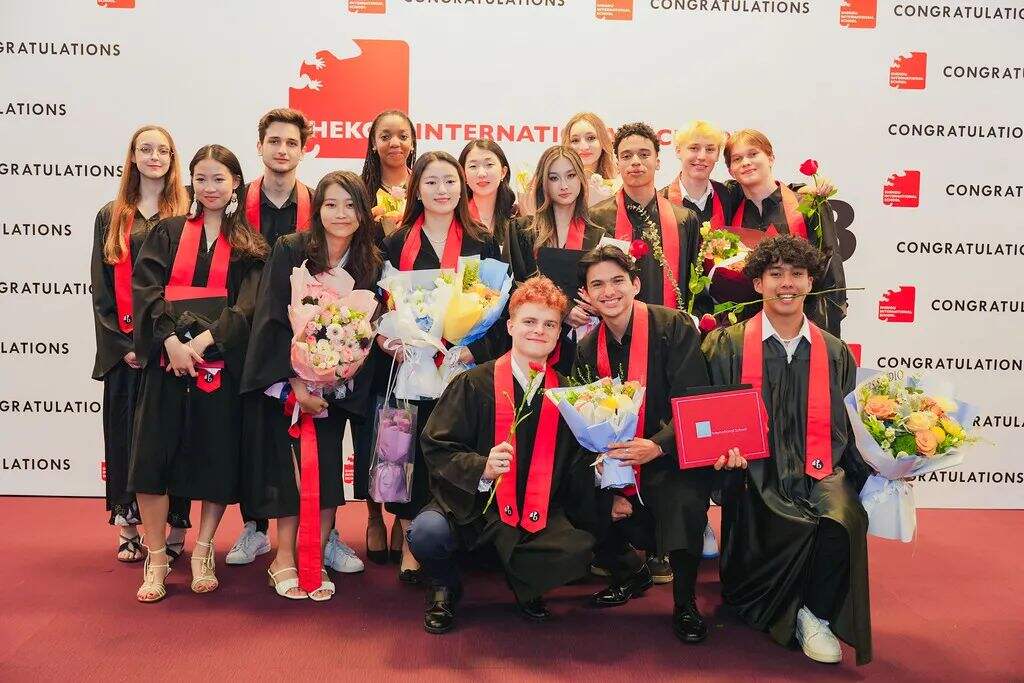 深圳蛇口国际学校:祝贺2023届学生毕业！