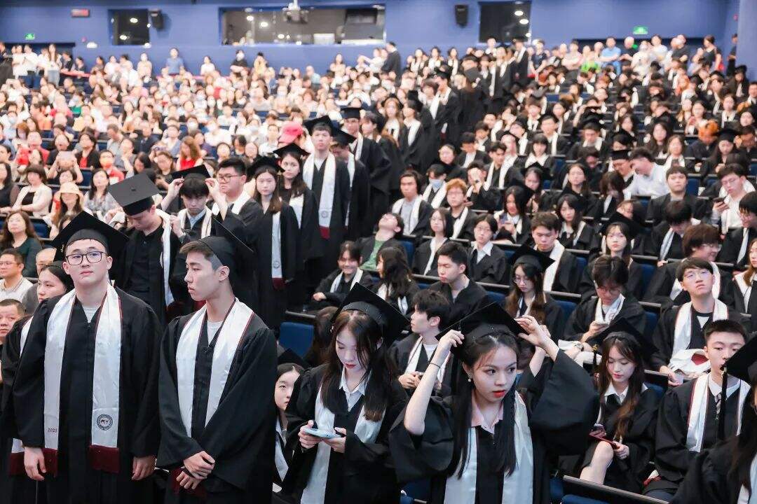 深圳国际交流学院2023届毕业典礼：毕业是告别的季节！