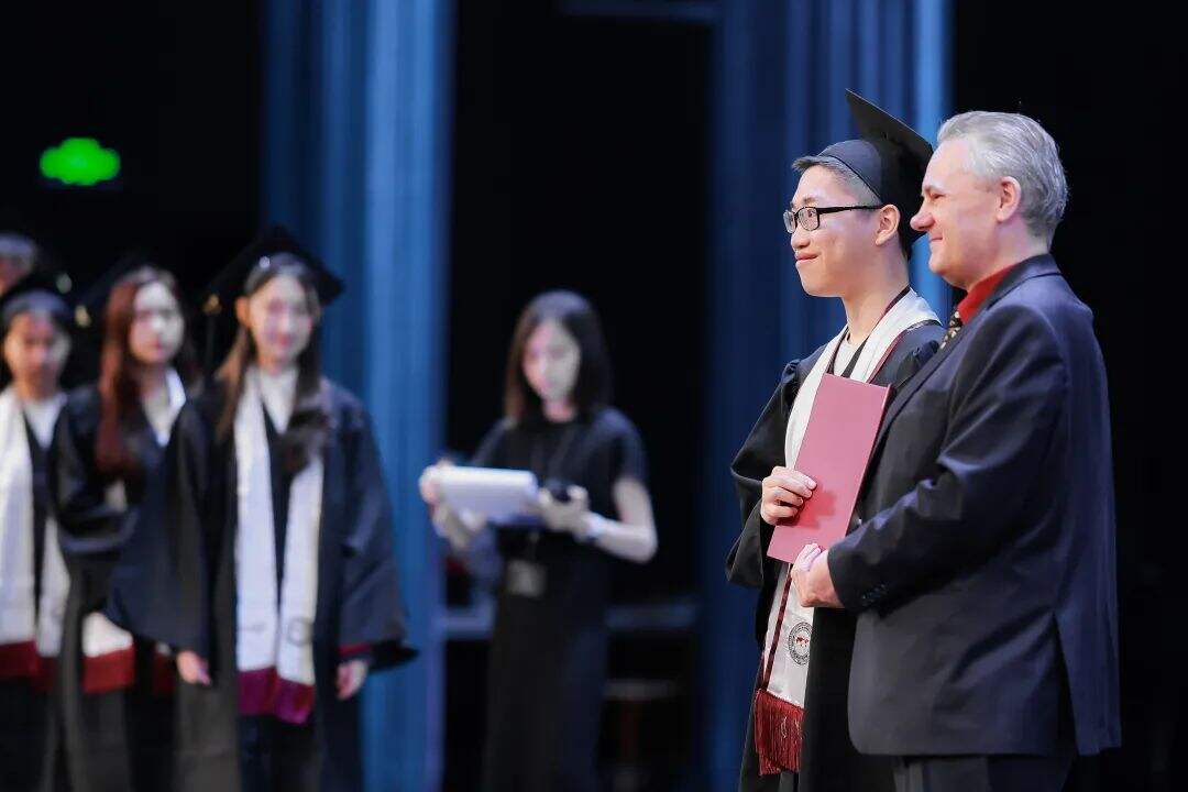 深圳国际交流学院2023届毕业典礼：毕业是告别的季节！