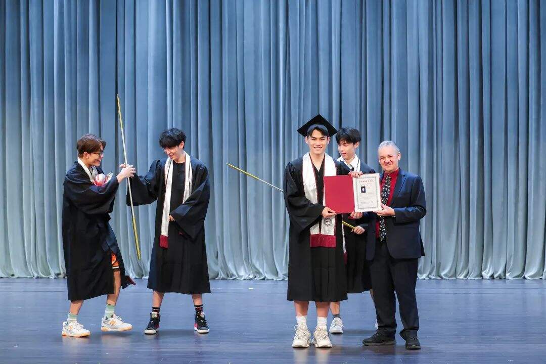 深圳国际交流学院2023届毕业典礼：毕业是告别的季节！