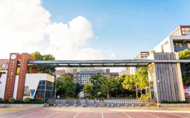 招生！广东碧桂园学校十里银滩分校发布高考复读班2023年秋季招生简章！