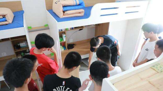 武汉康礼高级中学