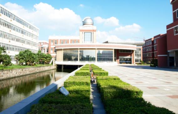 张家港市常青藤实验学校