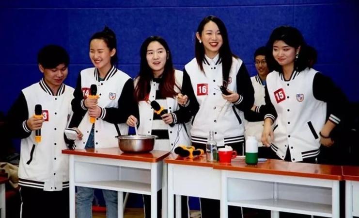 中育贝拉国际高中