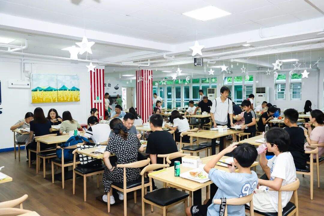 深圳市博纳学校：我们在这里，终将再一次创造历史！