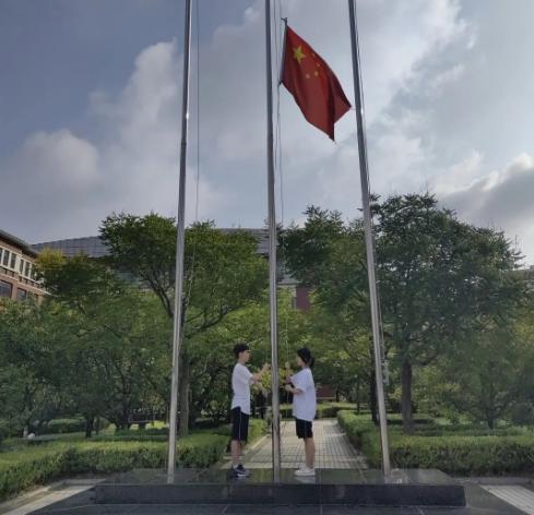 大连枫叶：迈出高中第一步——军训开始啦！