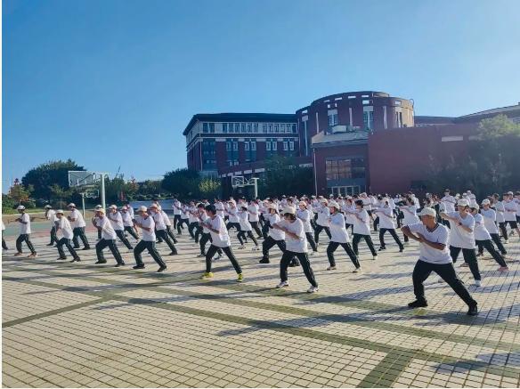 大连枫叶：迈出高中第一步——军训开始啦！