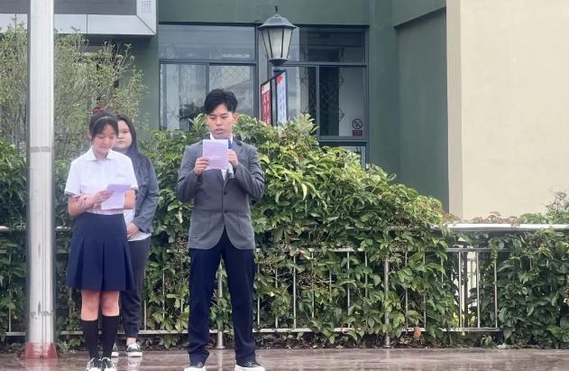 青苗“追光者”！青苗学子们在各自擅长的领域发射出一束代表着青苗的光芒！
