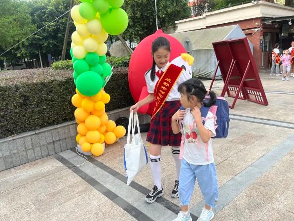 成都嘉祥外国语学校赴一场初秋的约！