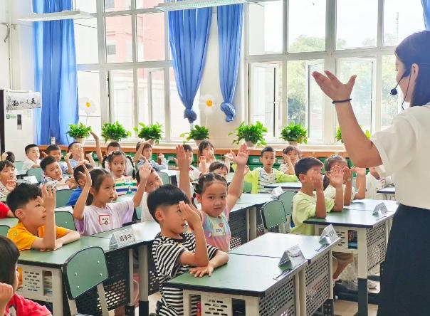 成都嘉祥外国语学校赴一场初秋的约！