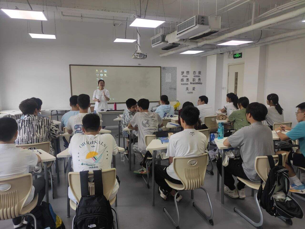 北京明诚外国语学校洪堡学院