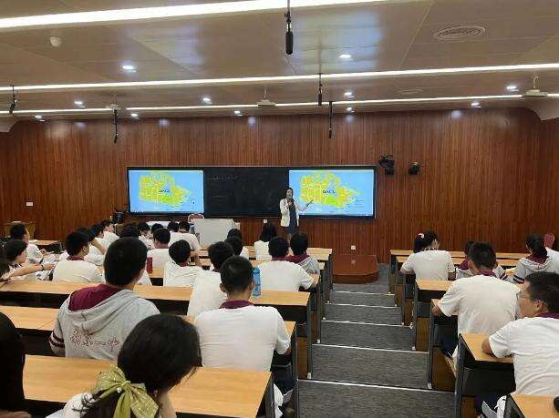 加拿大名校！滑铁卢和卡尔加里大学招生官到访南京一中国际部！