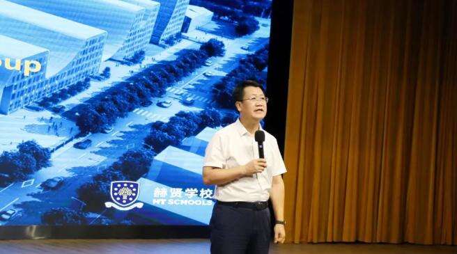 董事长孙涛寄语：教育者眼里的光，和十年前一样，从未改变