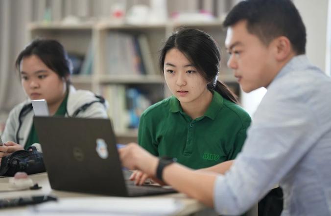 青苗学校昆明校区从三个方向带领学生们向梦想冲击！