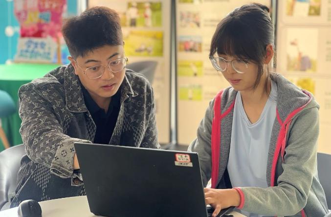 青苗学校昆明校区从三个方向带领学生们向梦想冲击！