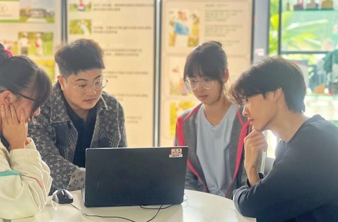 青苗学校昆明校区从三个方向带领学生们向梦想冲击！
