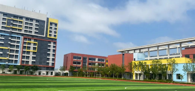威海南海新区青苗学校办学成绩单