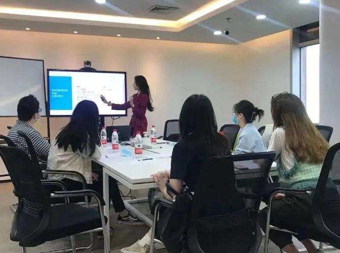 南京一中国际部优秀毕业生：读万卷书，行万里路，以梦为马，不负韶华！