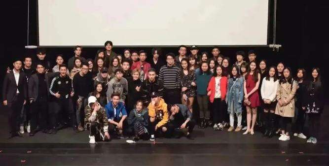 南京一中国际部优秀毕业生：读万卷书，行万里路，以梦为马，不负韶华！