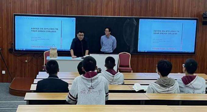 哈佛大学招生官到访南京市第一中学国际部！