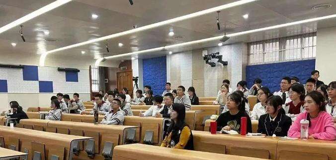 哈佛大学招生官到访南京市第一中学国际部！