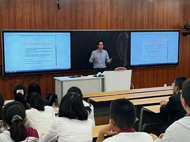 哈佛大学招生官到访南京市第一中学国际部！