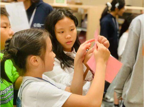 深圳贝赛思国际学校：万物无穷, 元素有序 &mdash; 图书馆趣味科学课纪实