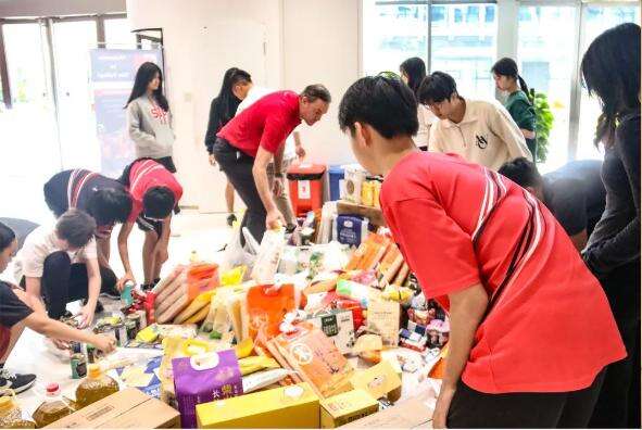 深圳蛇口国际学校：幸福与关爱：SIS "丰收节"