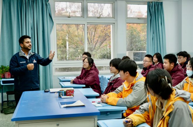 澳洲阿德莱德大学教授团队来访南师大附校国际部！