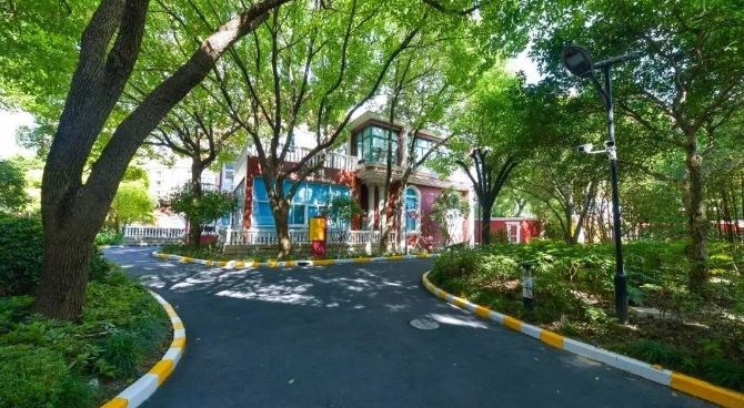 2024上海燎原双语学校春季小初插班生学费多少钱？