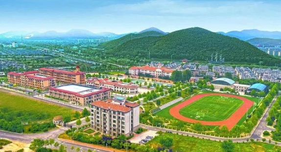 大连美国国际学校