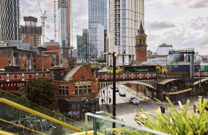 英国曼彻斯特大学招生官招生官到访成外南师附校国际部！