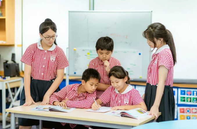 12月24日，剑桥郡加拿达外国语学校圣诞派对校园开放日！
