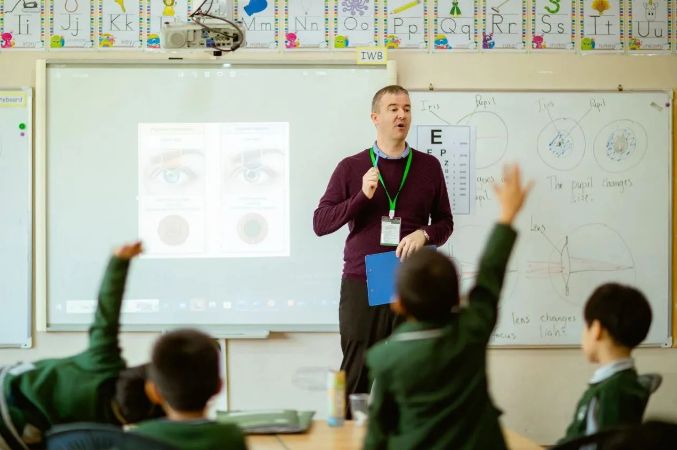 广州英伦学校免费真实插班体验，亲身感受英式剑桥国际学校的魅力！